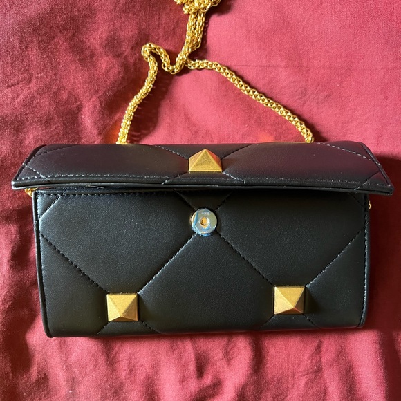 VALENTINO Roman Stud Leather Wallet on Chain- BRAND NEW-FULL SET- - Picture 6 of 8